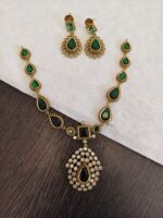 AD GREEN STONE Necklace